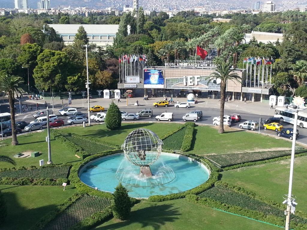 Walk In Hotel Izmir Exterior foto
