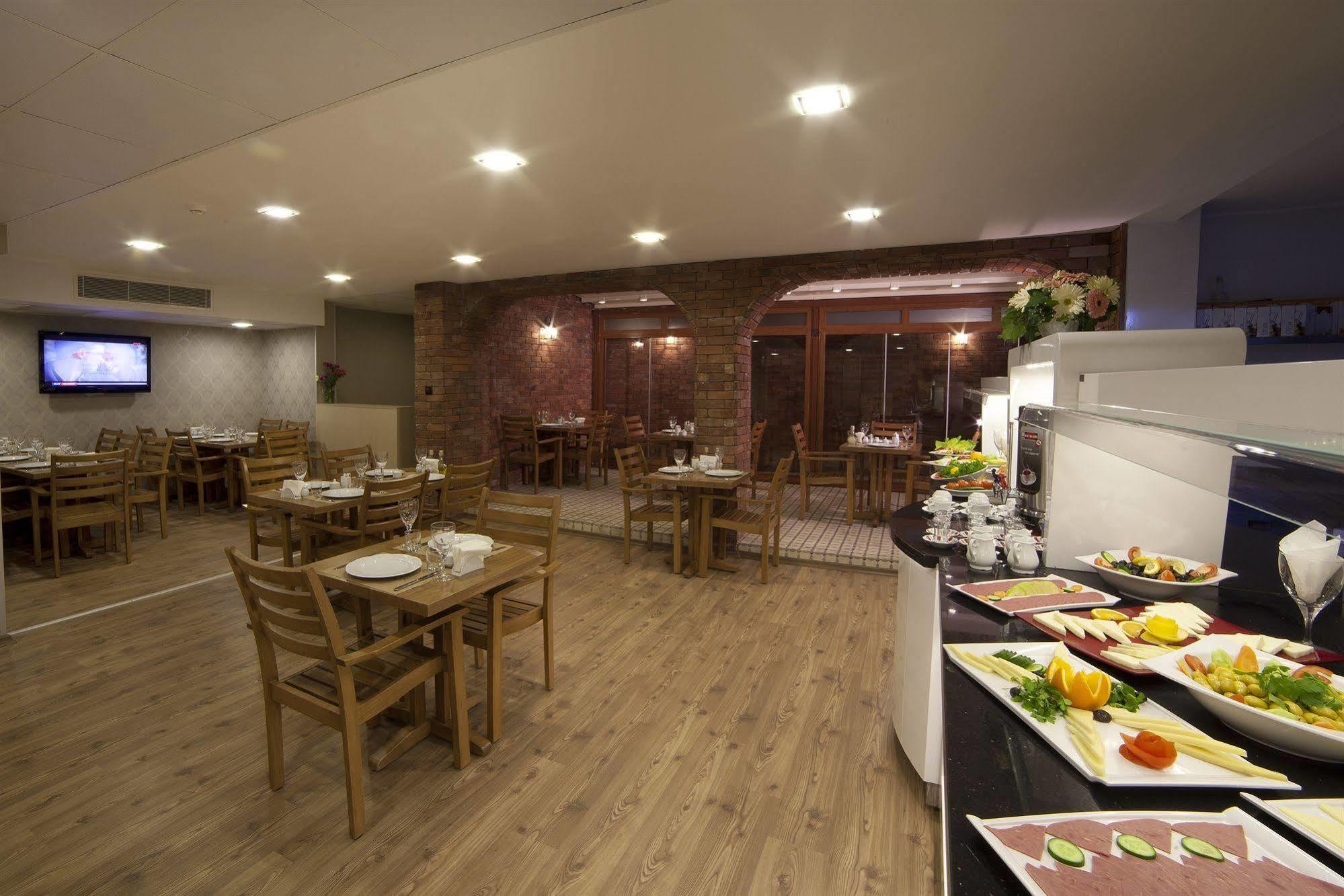 Walk In Hotel Izmir Exterior foto